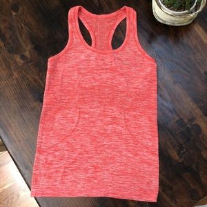 Lululemon coral colored tank size 4